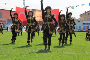 19. Türk Dünyası Çocuk Şöleni Büyük Gösterisi