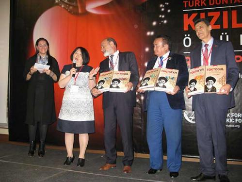 Turan Yazgan Hocamıza TASAM Tarafından Kızıl Elma Ödülü Verildi