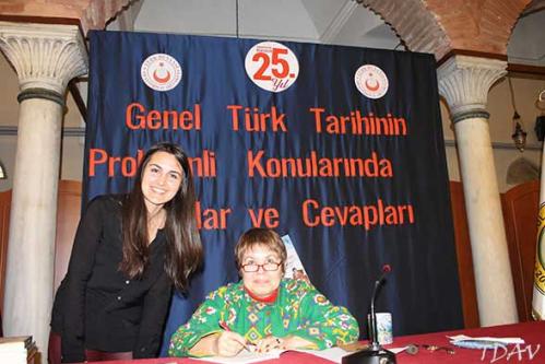 Turan Kültür Merkezi - Genel Türk Tarihinin Problemli Konularında Sorular ve Cevapları